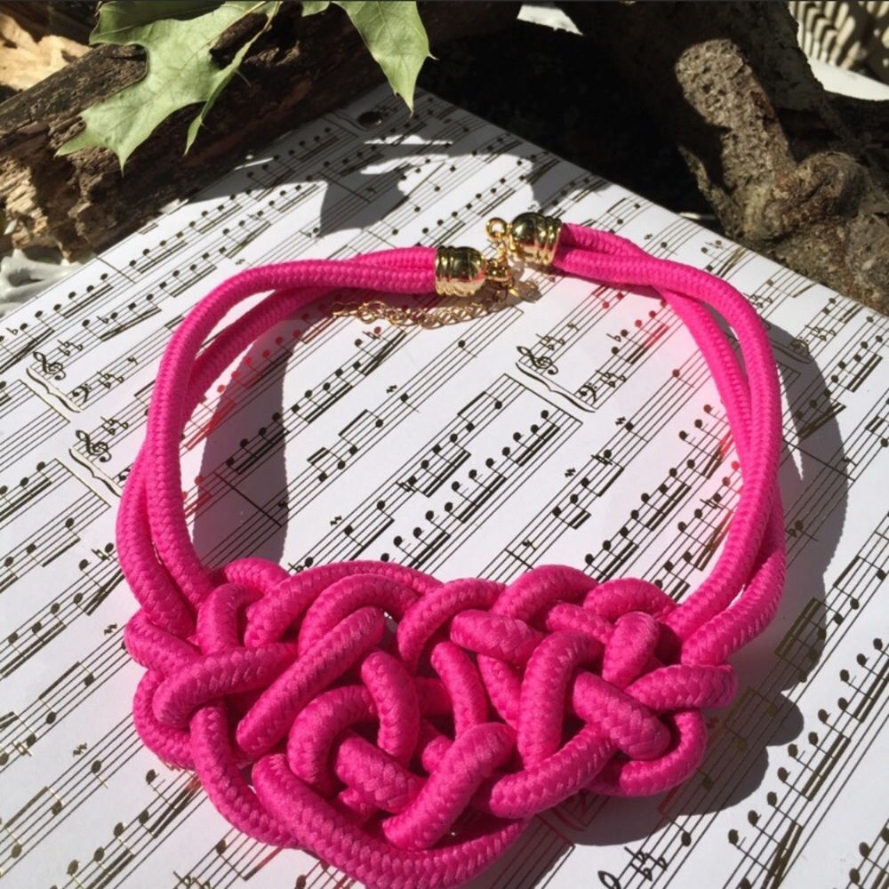✨🤗Brand New Knot Necklace
